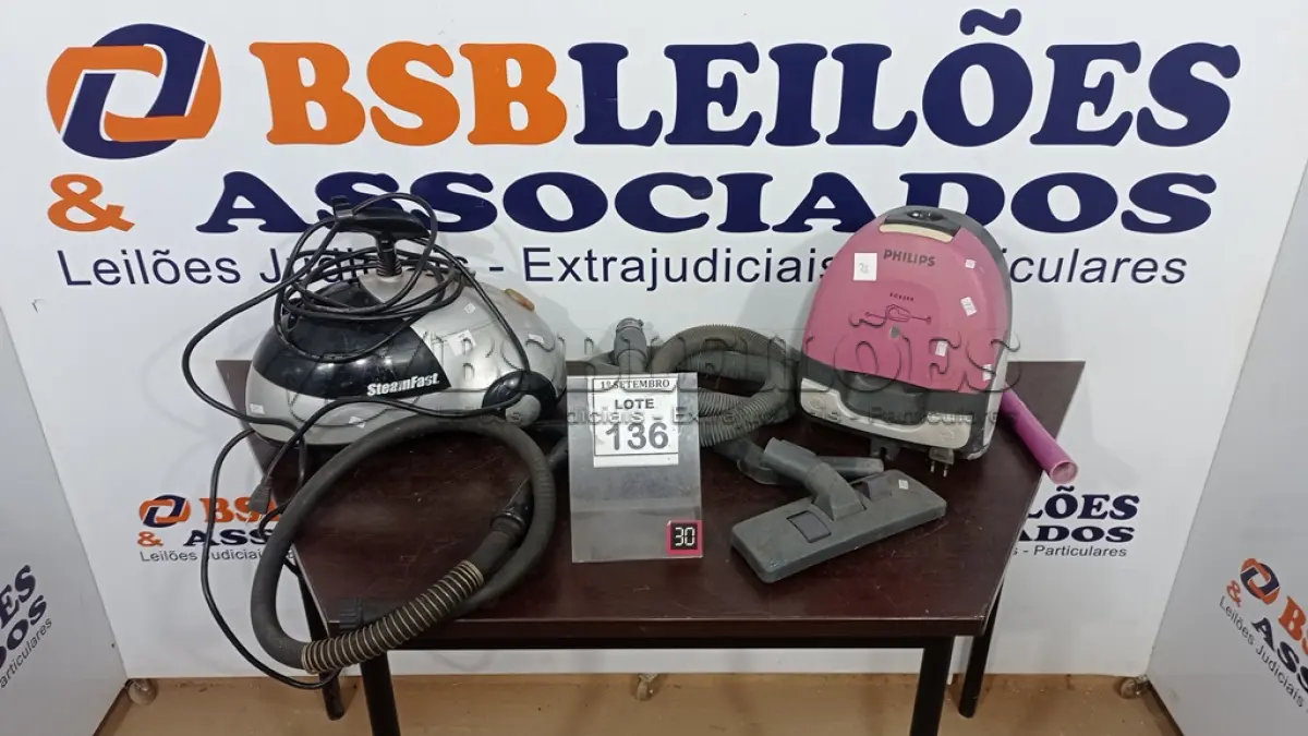 LOTE 136 - 02 ASPIRADORES (NO ESTADO) ATENÇÃO! FAZER A VISITAÇÃO ANTES DE ARREMATAR, NÃO SABEMOS SE FUNCIONA, LEILÃO NÃO TEM GARANTIA E NEM DEVOLUÇÃO, SUJEITO A POSSÍVEIS AVARIAS VISÍVEIS/OCULTAS E/OU AUSÊNCIA DE COMPONENTES.