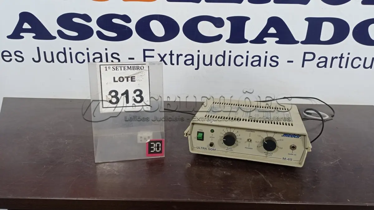 LOTE 313 - 01 APARELHO DE ULTRASSOM M-45. (NO ESTADO) ATENÇÃO! FAZER A VISITAÇÃO ANTES DE ARREMATAR, NÃO SABEMOS SE FUNCIONA, LEILÃO NÃO TEM GARANTIA E NEM DEVOLUÇÃO, SUJEITO A POSSÍVEIS AVARIAS VISÍVEIS/OCULTAS E/OU AUSÊNCIA DE COMPONENTES.