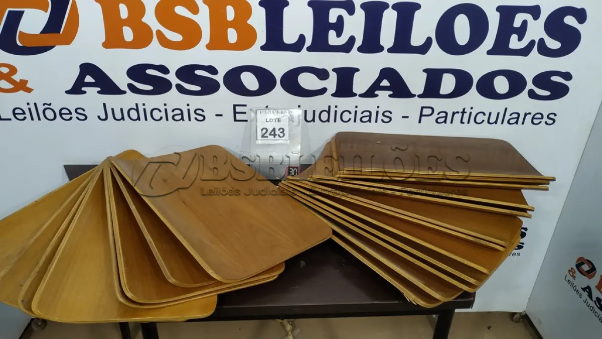 LOTE 243 - 20 PLACAS DE MADEIRA. (NO ESTADO) ATENÇÃO! FAZER A VISITAÇÃO ANTES DE ARREMATAR, NÃO SABEMOS SE FUNCIONA, LEILÃO NÃO TEM GARANTIA E NEM DEVOLUÇÃO, SUJEITO A POSSÍVEIS AVARIAS VISÍVEIS/OCULTAS E/OU AUSÊNCIA DE COMPONENTES.
