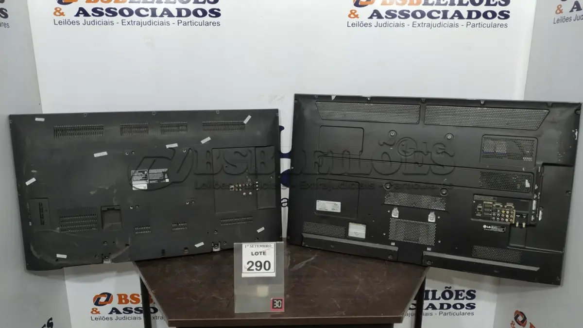 LOTE 290 - 02 TVS LCD 42’’ MARCAS LG E PANASONIC. (NO ESTADO) ATENÇÃO! FAZER A VISITAÇÃO ANTES DE ARREMATAR, NÃO SABEMOS SE FUNCIONA, LEILÃO NÃO TEM GARANTIA E NEM DEVOLUÇÃO, SUJEITO A POSSÍVEIS AVARIAS VISÍVEIS/OCULTAS E/OU AUSÊNCIA DE COMPONENTES.