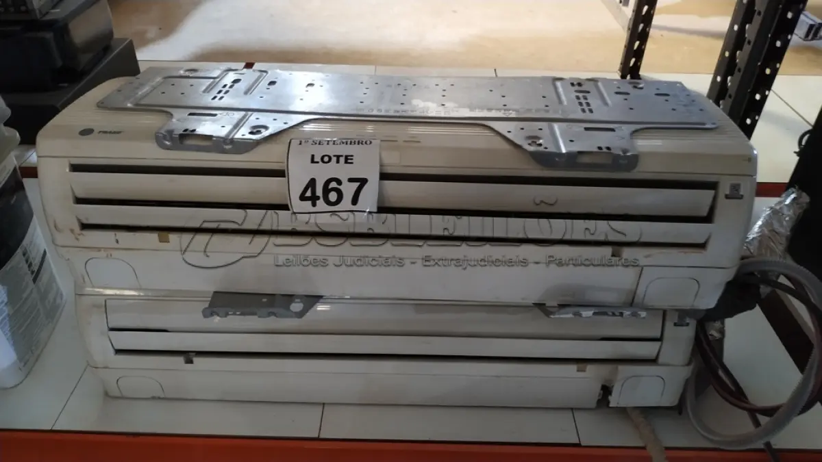 LOTE 467 - 02 EVAPORADORAS 14.600BTUS MARCA TRANE. (NO ESTADO) ATENÇÃO! FAZER A VISITAÇÃO ANTES DE ARREMATAR, NÃO SABEMOS SE FUNCIONA, LEILÃO NÃO TEM GARANTIA E NEM DEVOLUÇÃO, SUJEITO A POSSÍVEIS AVARIAS VISÍVEIS/OCULTAS E/OU AUSÊNCIA DE COMPONENTES.