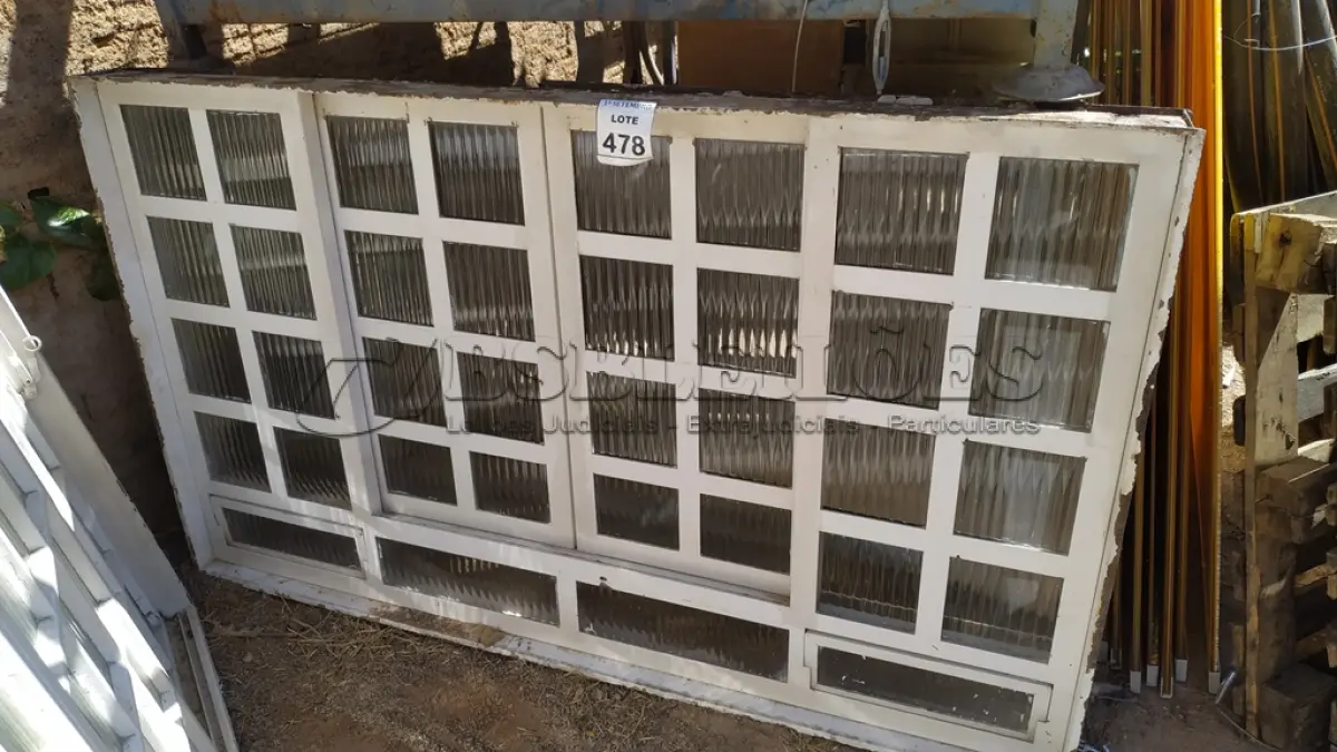 LOTE 478 - 01 JANELA DE FERRO COM VIDRO 1,97X1,18. (NO ESTADO) ATENÇÃO! FAZER A VISITAÇÃO ANTES DE ARREMATAR, NÃO SABEMOS SE FUNCIONA, LEILÃO NÃO TEM GARANTIA E NEM DEVOLUÇÃO, SUJEITO A POSSÍVEIS AVARIAS VISÍVEIS/OCULTAS E/OU AUSÊNCIA DE COMPONENTES.