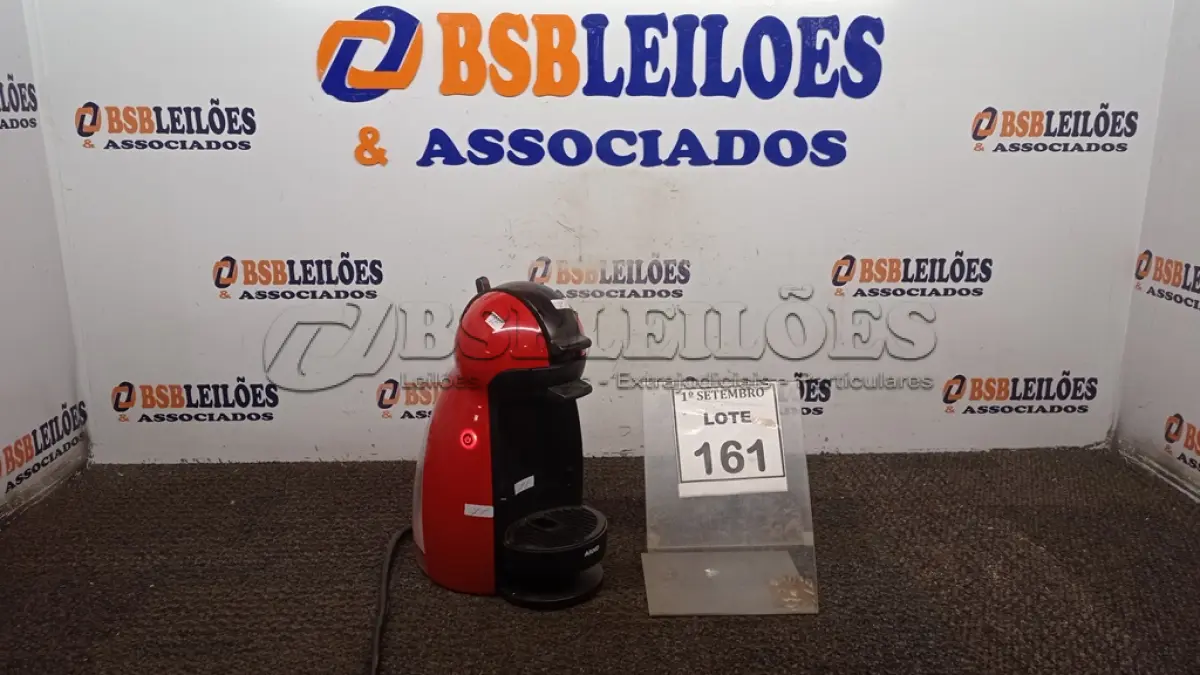 LOTE 161 - 01 CAFETEIRA. (NO ESTADO) ATENÇÃO! FAZER A VISITAÇÃO ANTES DE ARREMATAR, NÃO SABEMOS SE FUNCIONA, LEILÃO NÃO TEM GARANTIA E NEM DEVOLUÇÃO, SUJEITO A POSSÍVEIS AVARIAS VISÍVEIS/OCULTAS E/OU AUSÊNCIA DE COMPONENTES