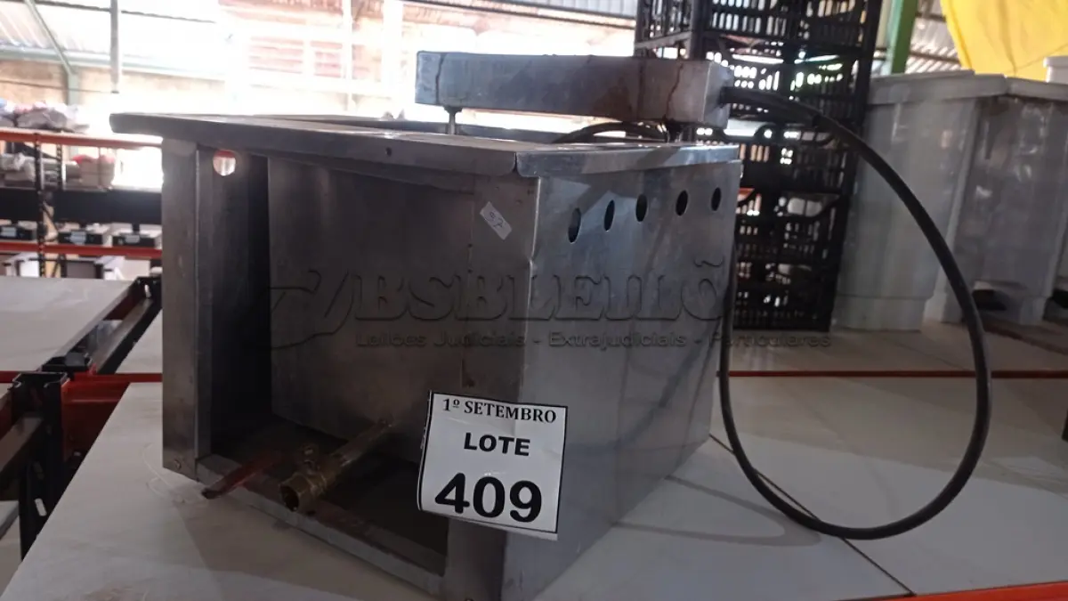 LOTE 409 - 01 FRITADEIRA ELÉTRICA EM INOX. (NO ESTADO) ATENÇÃO! FAZER A VISITAÇÃO ANTES DE ARREMATAR, NÃO SABEMOS SE FUNCIONA. LEILÃO NÃO TEM GARANTIA E NEM DEVOLUÇÃO, SUJEITO A POSSÍVEIS AVARIAS VISÍVEIS/OCULTAS E/OU AUSÊNCIA DE COMPONENTES.
