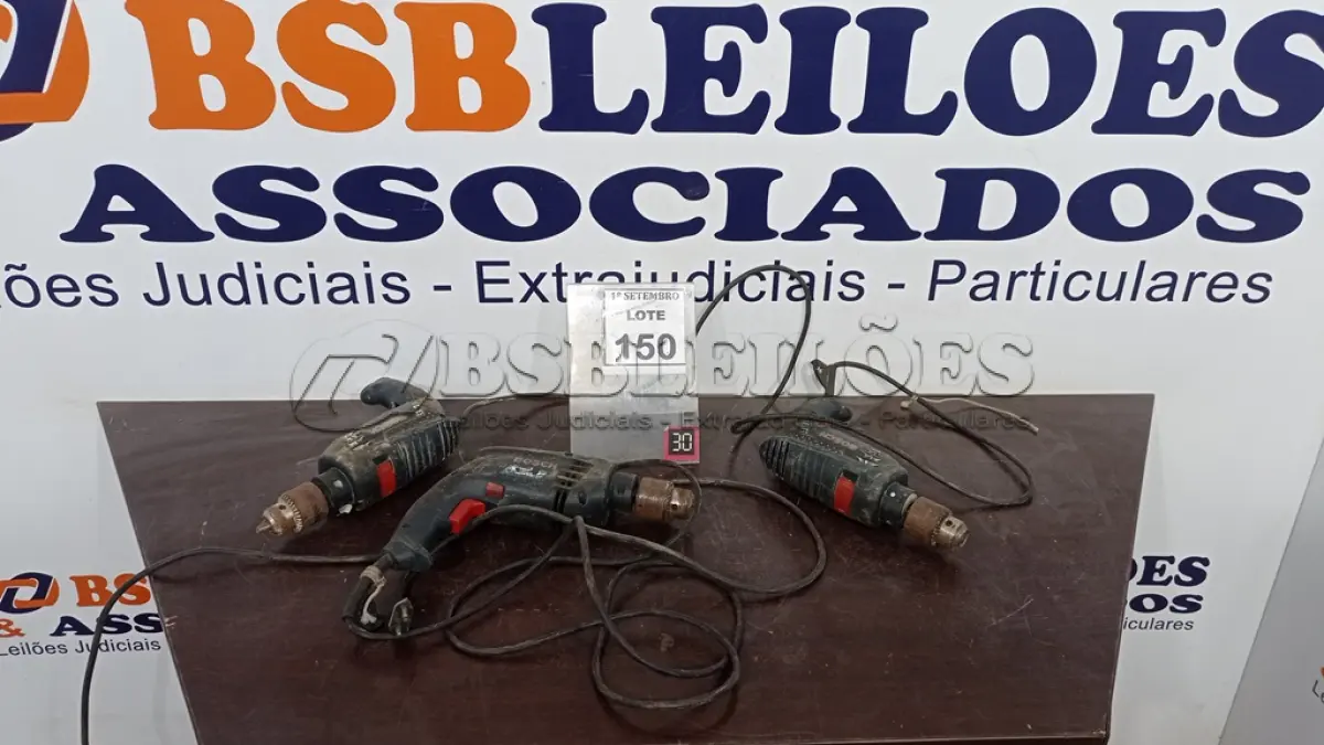 LOTE 150 - 03 FURADEIRAS BOSCH. (NO ESTADO) ATENÇÃO! FAZER A VISITAÇÃO ANTES DE ARREMATAR, NÃO SABEMOS SE FUNCIONA, LEILÃO NÃO TEM GARANTIA E NEM DEVOLUÇÃO, SUJEITO A POSSÍVEIS AVARIAS VISÍVEIS/OCULTAS E/OU AUSÊNCIA DE COMPONENTES.