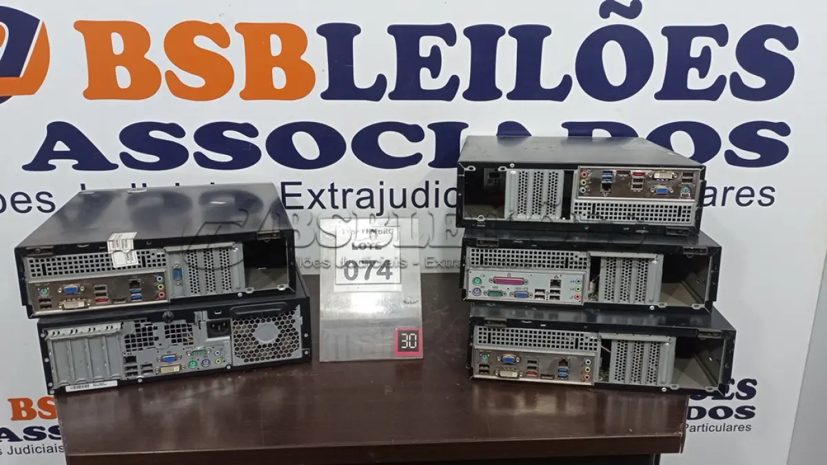 LOTE 074 - 05 CPU’S MARCAS E MODELOS DIVERSOS. (NO ESTADO) ATENÇÃO! FAZER A VISITAÇÃO ANTES DE ARREMATAR, NÃO SABEMOS SE FUNCIONA, LEILÃO NÃO TEM GARANTIA E NEM DEVOLUÇÃO, SUJEITO A POSSÍVEIS AVARIAS VISÍVEIS/OCULTAS E/OU AUSÊNCIA DE COMPONENTES.