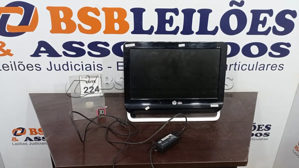 LOTE 224 - 01 ALL IN ONE MARCA HP. (NO ESTADO) ATENÇÃO! FAZER A VISITAÇÃO ANTES DE ARREMATAR, NÃO SABEMOS SE FUNCIONA, LEILÃO NÃO TEM GARANTIA E NEM DEVOLUÇÃO, SUJEITO A POSSÍVEIS AVARIAS VISÍVEIS/OCULTAS E/OU AUSÊNCIA DE COMPONENTES