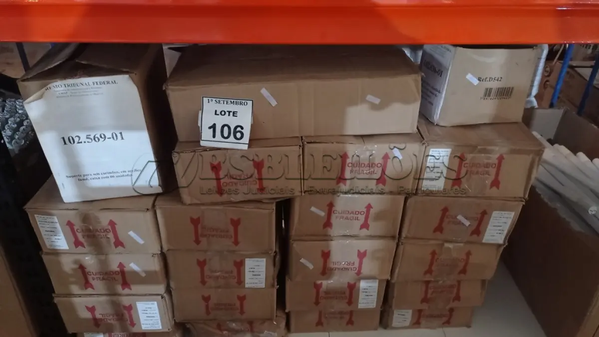 LOTE 106 - 01 LOTE COM GRANDE QUANTIDADE DE CAPAS PARA CD E PORTA CARIMBOS. (NO ESTADO) ATENÇÃO! FAZER A VISITAÇÃO ANTES DE ARREMATAR, NÃO SABEMOS SE FUNCIONA, LEILÃO NÃO TEM GARANTIA E NEM DEVOLUÇÃO, SUJEITO A POSSÍVEIS AVARIAS VISÍVEIS/OCULTAS E/OU AUSÊNCIA DE COMPONENTES.