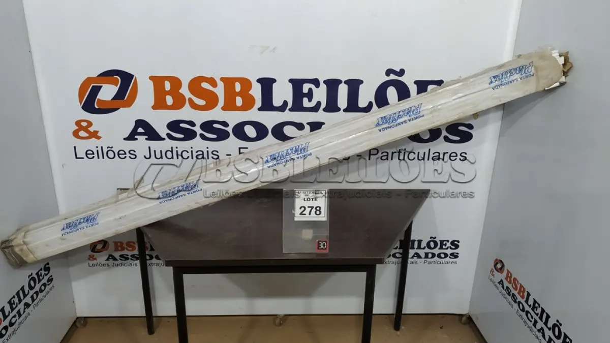 LOTE 278 - 01 PORTA SANFONADA MARCA PLASFLEX. (NO ESTADO) ATENÇÃO! FAZER A VISITAÇÃO ANTES DE ARREMATAR, NÃO SABEMOS SE FUNCIONA, LEILÃO NÃO TEM GARANTIA E NEM DEVOLUÇÃO, SUJEITO A POSSÍVEIS AVARIAS VISÍVEIS/OCULTAS E/OU AUSÊNCIA DE COMPONENTES.