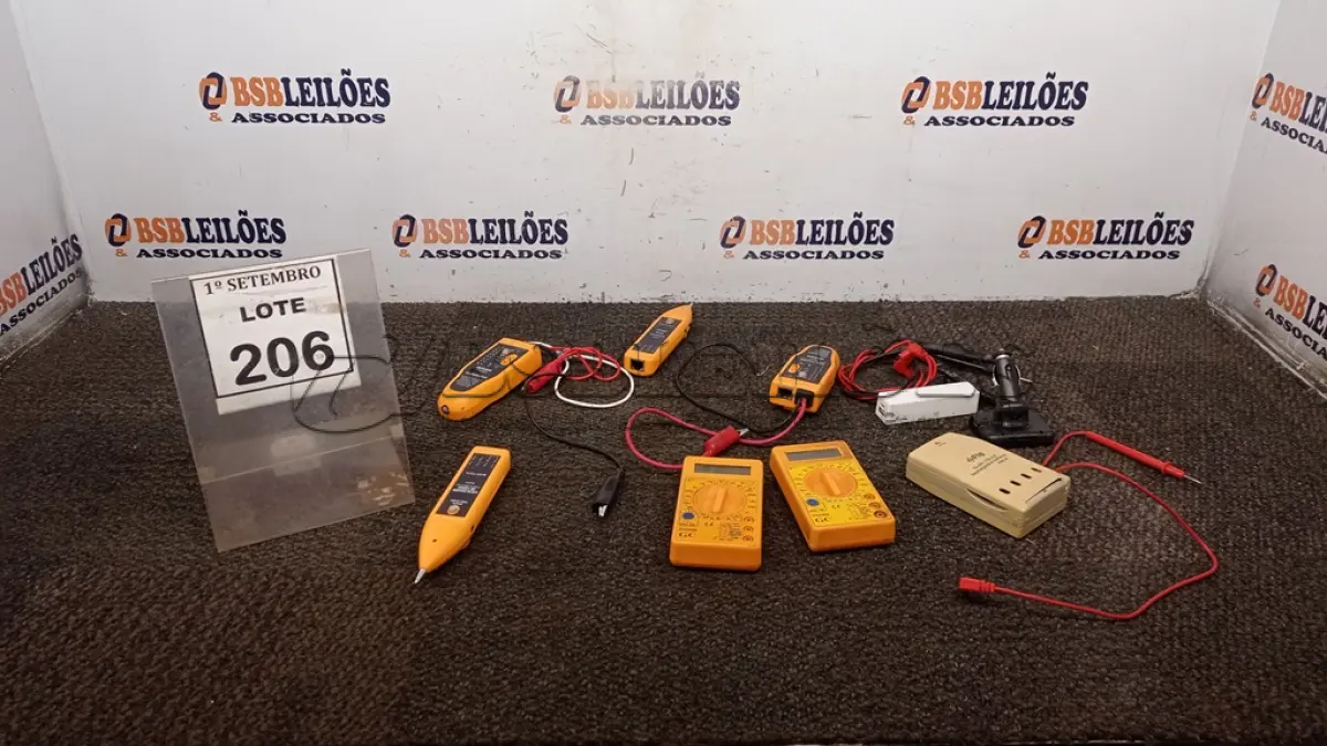 LOTE 206 - 02 MULTÍMETROS, 04 LOCALIZADORES DE CABO, 01 CARREGADOR DE BATERIAS E 01 TRANSMISSOR FM BLUETOOTH. (NO ESTADO) ATENÇÃO! FAZER A VISITAÇÃO ANTES DE ARREMATAR, NÃO SABEMOS SE FUNCIONA, LEILÃO NÃO TEM GARANTIA E NEM DEVOLUÇÃO, SUJEITO A POSSÍVEIS AVARIAS VISÍVEIS/OCULTAS E/OU AUSÊNCIA DE COMPONENTES