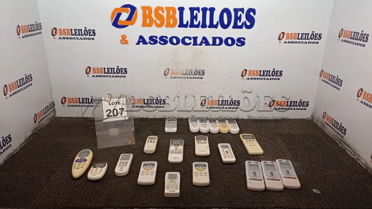 LOTE 207 - 01 LOTE COM VÁRIOS CONTROLES DE AR CONDICIONADO. (NO ESTADO) ATENÇÃO! FAZER A VISITAÇÃO ANTES DE ARREMATAR, NÃO SABEMOS SE FUNCIONA, LEILÃO NÃO TEM GARANTIA E NEM DEVOLUÇÃO, SUJEITO A POSSÍVEIS AVARIAS VISÍVEIS/OCULTAS E/OU AUSÊNCIA DE COMPONENTES