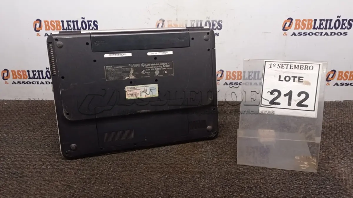 LOTE 212 - 01 NOTEBOOK SONY VAIO COM AVARIAS. (NO ESTADO) ATENÇÃO! FAZER A VISITAÇÃO ANTES DE ARREMATAR, NÃO SABEMOS SE FUNCIONA, LEILÃO NÃO TEM GARANTIA E NEM DEVOLUÇÃO, SUJEITO A POSSÍVEIS AVARIAS VISÍVEIS/OCULTAS E/OU AUSÊNCIA DE COMPONENTES