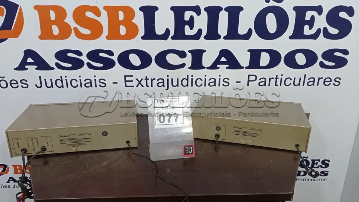 LOTE 077 - 02 TOCA-FITAS CASSETE MARCA GRADIENTE. (NO ESTADO) ATENÇÃO! FAZER A VISITAÇÃO ANTES DE ARREMATAR, NÃO SABEMOS SE FUNCIONA, LEILÃO NÃO TEM GARANTIA E NEM DEVOLUÇÃO, SUJEITO A POSSÍVEIS AVARIAS VISÍVEIS/OCULTAS E/OU AUSÊNCIA DE COMPONENTES.