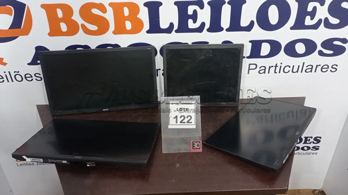LOTE 122 - 01 LOTE COM VÁRIOS MONITORES DE MARCAS E MODELOS DIVERSOS. (NO ESTADO) ATENÇÃO! FAZER A VISITAÇÃO ANTES DE ARREMATAR, NÃO SABEMOS SE FUNCIONA, LEILÃO NÃO TEM GARANTIA E NEM DEVOLUÇÃO, SUJEITO A POSSÍVEIS AVARIAS VISÍVEIS/OCULTAS E/OU AUSÊNCIA DE COMPONENTES.