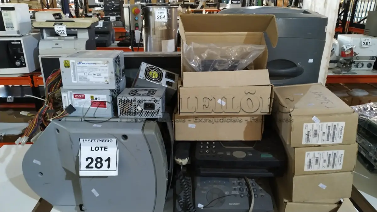 LOTE 281 - 05 MÓDULOS DE EXPANSÃO RETRO ILUMINADO MARCA PLYCOM, 01 IMPRESSORA DE ETIQUETA, 04 FONTES DE PC, 02 APARELHOS DE FAX, 01 FRAGMENTADORA MARCA DUOTEC E 01 TELEVISÃO DE TUBO MARCA SAMSUNG. (NO ESTADO) ATENÇÃO! FAZER A VISITAÇÃO ANTES DE ARREMATAR, NÃO SABEMOS SE FUNCIONA, LEILÃO NÃO TEM GARANTIA E NEM DEVOLUÇÃO, SUJEITO A POSSÍVEIS AVARIAS VISÍVEIS/OCULTAS E/OU AUSÊNCIA DE COMPONENTES.