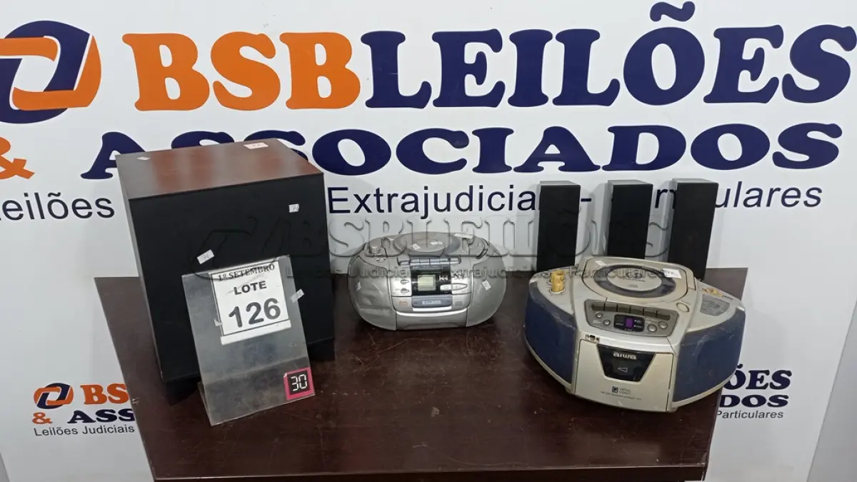 LOTE 126 - 02 RÁDIOS MICRO SYSTEM PORTÁTEIS, 03 MINIS CAIXAS DE SOM E 01 SUBWOOFER. (NO ESTADO) ATENÇÃO! FAZER A VISITAÇÃO ANTES DE ARREMATAR, NÃO SABEMOS SE FUNCIONA, LEILÃO NÃO TEM GARANTIA E NEM DEVOLUÇÃO, SUJEITO A POSSÍVEIS AVARIAS VISÍVEIS/OCULTAS E/OU AUSÊNCIA DE COMPONENTES.