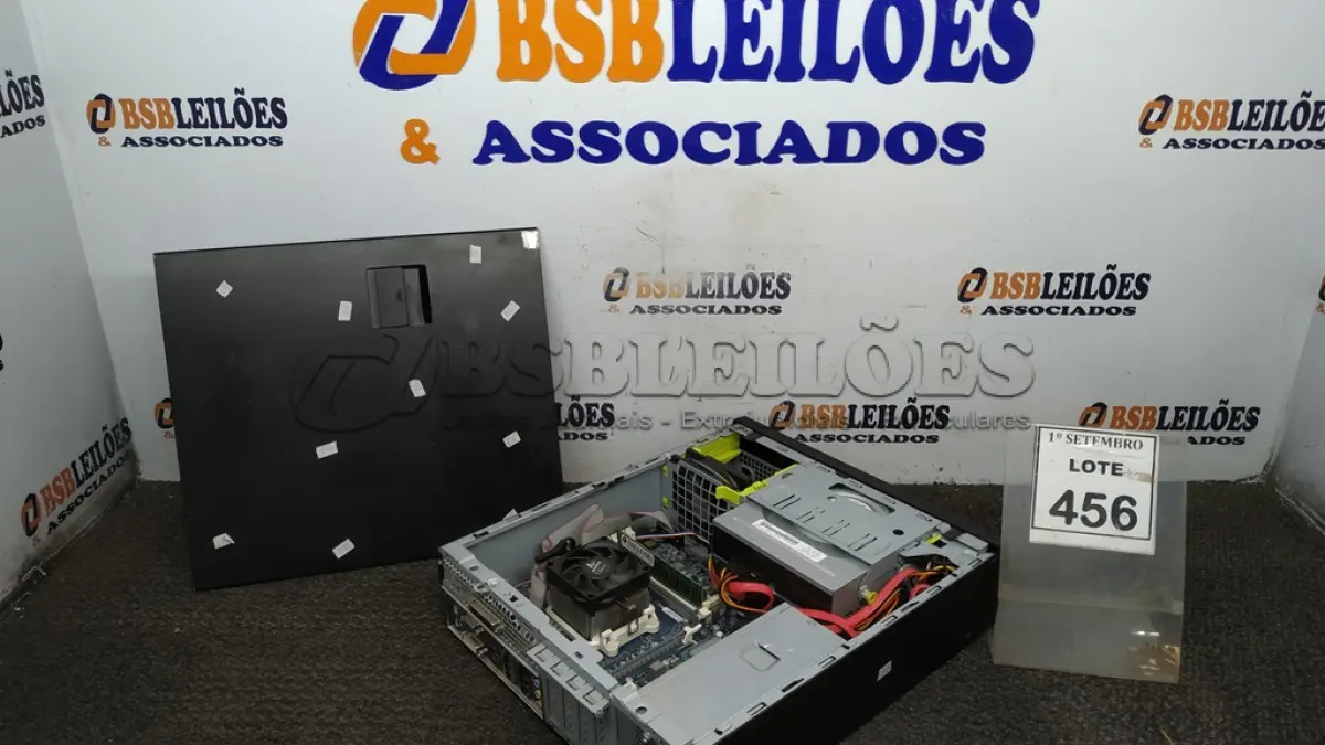 LOTE 456 - 01 CPU MARCA POSITIVO COM 8GB MEMORIA COM SSD E HD. (NO ESTADO) ATENÇÃO! FAZER A VISITAÇÃO ANTES DE ARREMATAR, NÃO SABEMOS SE FUNCIONA, LEILÃO NÃO TEM GARANTIA E NEM DEVOLUÇÃO, SUJEITO A POSSÍVEIS AVARIAS VISÍVEIS/OCULTAS E/OU AUSÊNCIA DE COMPONENTES.