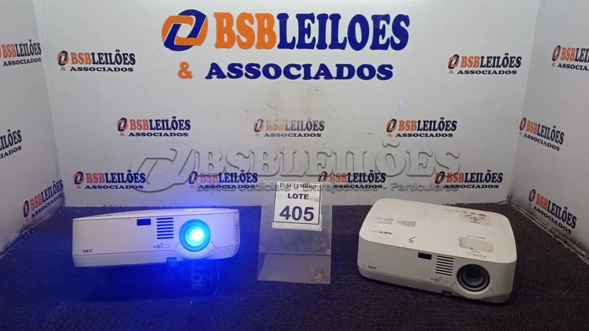 LOTE 405 - 02 PROJETORES MARCA NEC. (NO ESTADO) ATENÇÃO! FAZER A VISITAÇÃO ANTES DE ARREMATAR, NÃO SABEMOS SE FUNCIONA, LEILÃO NÃO TEM GARANTIA E NEM DEVOLUÇÃO, SUJEITO A POSSÍVEIS AVARIAS VISÍVEIS/OCULTAS E/OU AUSÊNCIA DE COMPONENTES.