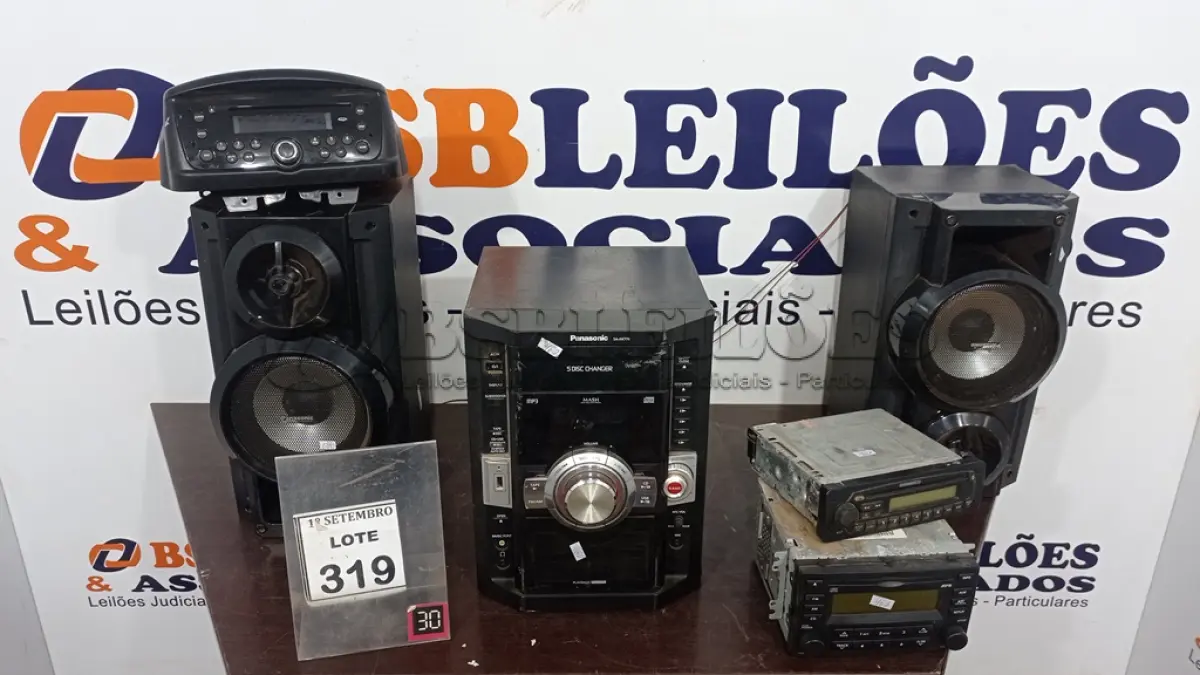 LOTE 319 - 01 APARELHO DE SOM MARCA PANASONIC MODELOSA-AK770 E 03 APARELHOS DE SOM AUTOMOTIVO. (NO ESTADO) ATENÇÃO! FAZER A VISITAÇÃO ANTES DE ARREMATAR, NÃO SABEMOS SE FUNCIONA, LEILÃO NÃO TEM GARANTIA E NEM DEVOLUÇÃO, SUJEITO A POSSÍVEIS AVARIAS VISÍVEIS/OCULTAS E/OU AUSÊNCIA DE COMPONENTES.