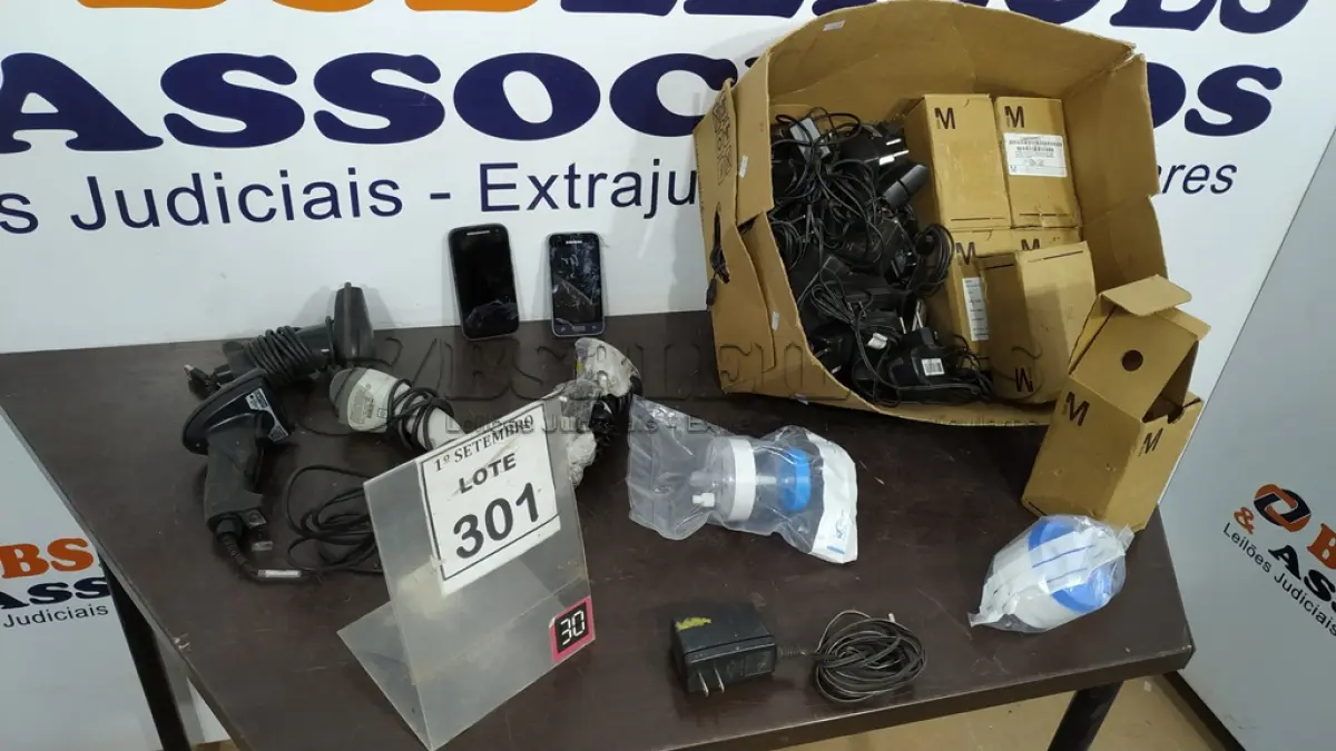 LOTE 301 - 06 FILTROS PARA RESPIRADOR DE TANQUE DE ÁGUA, 03 CELULARES MODELOS ANTIGOS MARCAS DIVERSAS E VÁRIOS LEITORES DE CÓDIGOS DE BARRA. (NO ESTADO) ATENÇÃO! FAZER A VISITAÇÃO ANTES DE ARREMATAR, NÃO SABEMOS SE FUNCIONA, LEILÃO NÃO TEM GARANTIA E NEM DEVOLUÇÃO, SUJEITO A POSSÍVEIS AVARIAS VISÍVEIS/OCULTAS E/OU AUSÊNCIA DE COMPONENTES.