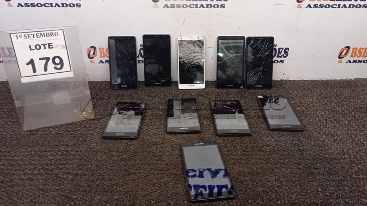 LOTE 179 - 10 CELULARES MARCA POSITIVO. (NO ESTADO) ATENÇÃO! FAZER A VISITAÇÃO ANTES DE ARREMATAR, NÃO SABEMOS SE FUNCIONA, LEILÃO NÃO TEM GARANTIA E NEM DEVOLUÇÃO, SUJEITO A POSSÍVEIS AVARIAS VISÍVEIS/OCULTAS E/OU AUSÊNCIA DE COMPONENTES