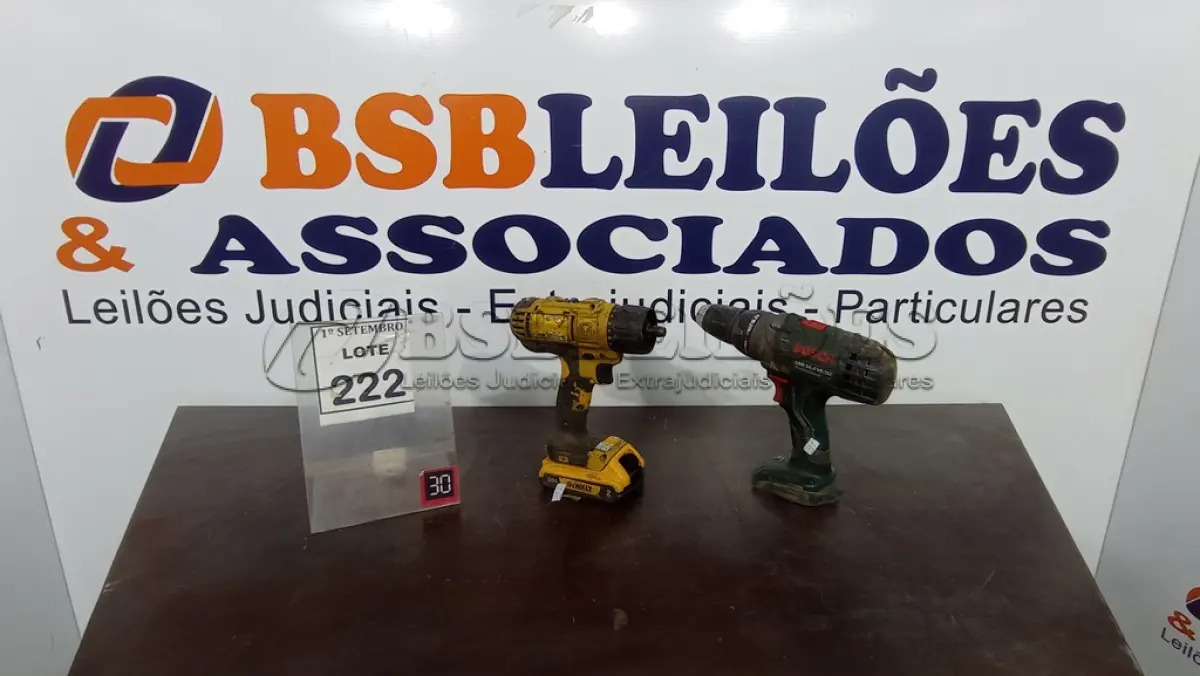 LOTE 222 - 02 PARAFUSADEIRAS. (NO ESTADO) ATENÇÃO! FAZER A VISITAÇÃO ANTES DE ARREMATAR, NÃO SABEMOS SE FUNCIONA, LEILÃO NÃO TEM GARANTIA E NEM DEVOLUÇÃO, SUJEITO A POSSÍVEIS AVARIAS VISÍVEIS/OCULTAS E/OU AUSÊNCIA DE COMPONENTES
