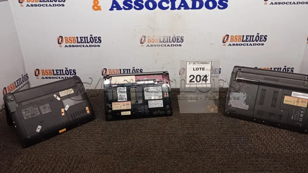 LOTE 204 - 03 NETBOOKS PARA RETIRADA DE PEÇAS. (NO ESTADO) ATENÇÃO! FAZER A VISITAÇÃO ANTES DE ARREMATAR, NÃO SABEMOS SE FUNCIONA, LEILÃO NÃO TEM GARANTIA E NEM DEVOLUÇÃO, SUJEITO A POSSÍVEIS AVARIAS VISÍVEIS/OCULTAS E/OU AUSÊNCIA DE COMPONENTES