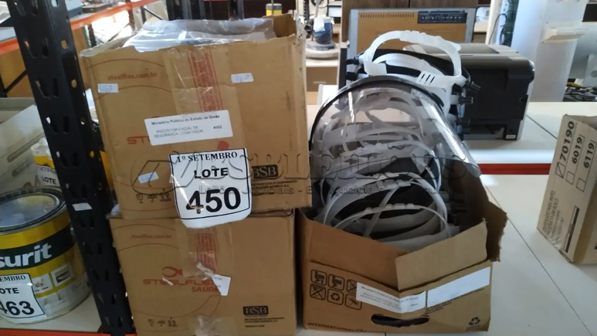 LOTE 450 - 01 LOTE COM GRANDE QUANTIDADE DE PROTETOR FACIAL STEELFLEX. (NO ESTADO) ATENÇÃO! FAZER A VISITAÇÃO ANTES DE ARREMATAR, NÃO SABEMOS SE FUNCIONA, LEILÃO NÃO TEM GARANTIA E NEM DEVOLUÇÃO, SUJEITO A POSSÍVEIS AVARIAS VISÍVEIS/OCULTAS E/OU AUSÊNCIA DE COMPONENTES.