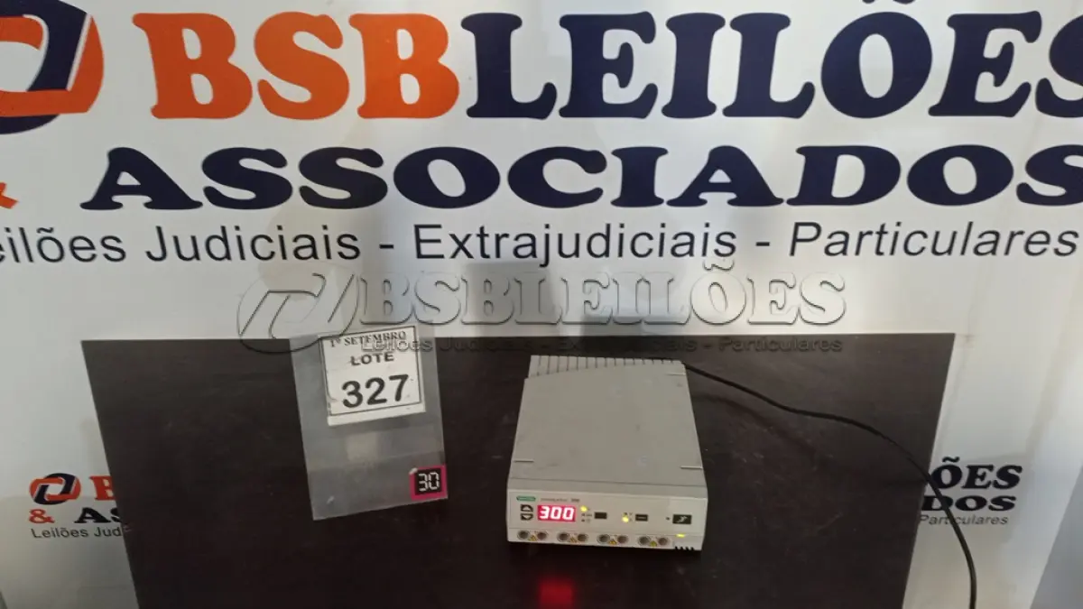 LOTE 327 - 01 APARELHO DE ELETROFORESE BIO RAD POWER PAC 3000. (NO ESTADO) ATENÇÃO! FAZER A VISITAÇÃO ANTES DE ARREMATAR, NÃO SABEMOS SE FUNCIONA, LEILÃO NÃO TEM GARANTIA E NEM DEVOLUÇÃO, SUJEITO A POSSÍVEIS AVARIAS VISÍVEIS/OCULTAS E/OU AUSÊNCIA DE COMPONENTES.