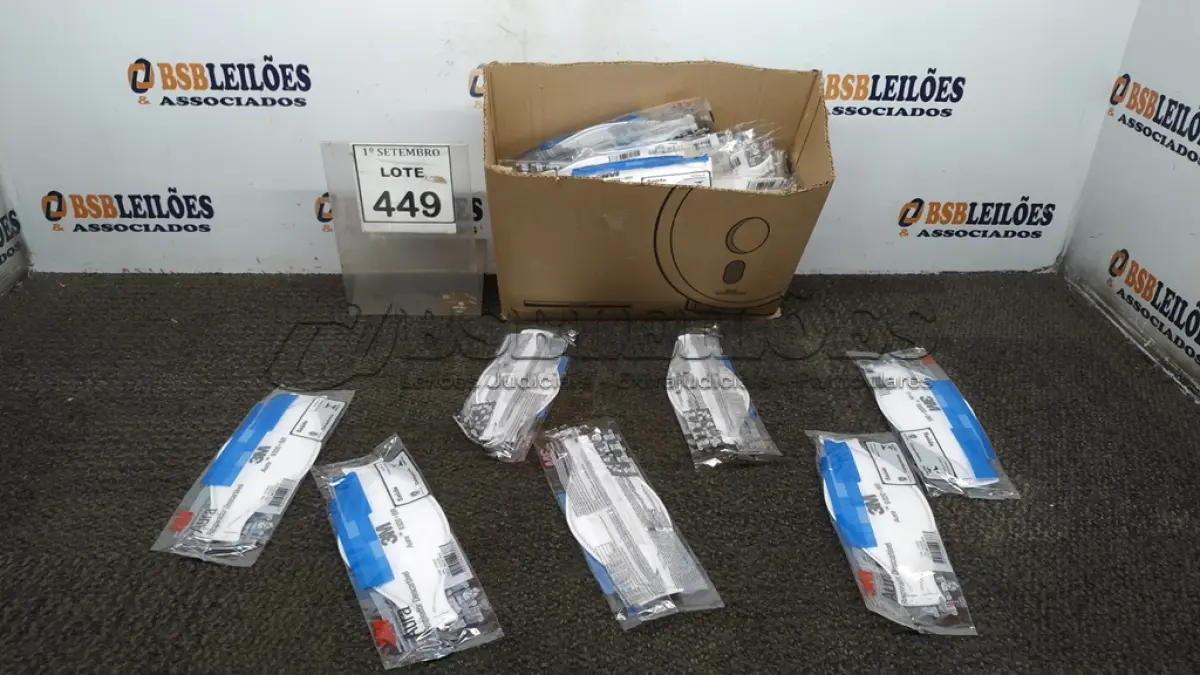 LOTE 449 - 01 LOTE COM APROXIMADAMENTE 50 MÁSCARAS AURA 9320+BR 3M. (NO ESTADO) ATENÇÃO! FAZER A VISITAÇÃO ANTES DE ARREMATAR, NÃO SABEMOS SE FUNCIONA, LEILÃO NÃO TEM GARANTIA E NEM DEVOLUÇÃO, SUJEITO A POSSÍVEIS AVARIAS VISÍVEIS/OCULTAS E/OU AUSÊNCIA DE COMPONENTES.