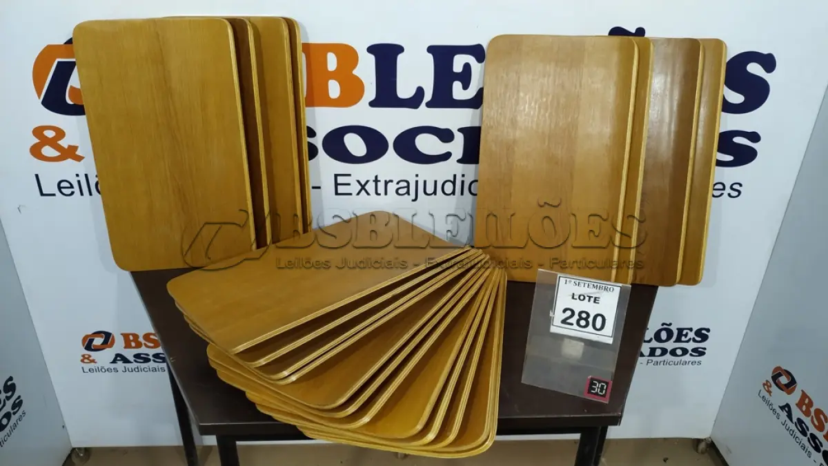 LOTE 280 - 20 PLACAS DE MADEIRA. (NO ESTADO) ATENÇÃO! FAZER A VISITAÇÃO ANTES DE ARREMATAR, NÃO SABEMOS SE FUNCIONA, LEILÃO NÃO TEM GARANTIA E NEM DEVOLUÇÃO, SUJEITO A POSSÍVEIS AVARIAS VISÍVEIS/OCULTAS E/OU AUSÊNCIA DE COMPONENTES.