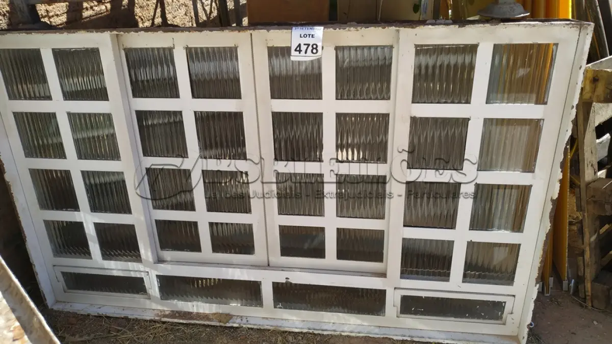 LOTE 478 - 01 JANELA DE FERRO COM VIDRO 1,97X1,18. (NO ESTADO) ATENÇÃO! FAZER A VISITAÇÃO ANTES DE ARREMATAR, NÃO SABEMOS SE FUNCIONA, LEILÃO NÃO TEM GARANTIA E NEM DEVOLUÇÃO, SUJEITO A POSSÍVEIS AVARIAS VISÍVEIS/OCULTAS E/OU AUSÊNCIA DE COMPONENTES.