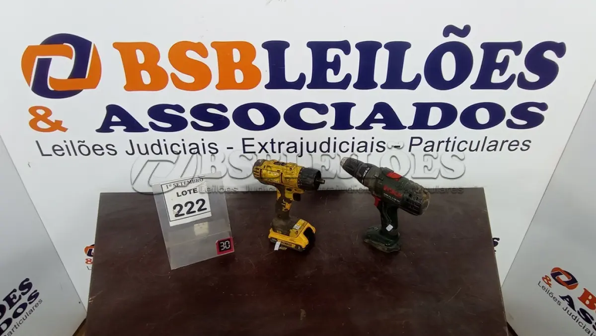 LOTE 222 - 02 PARAFUSADEIRAS. (NO ESTADO) ATENÇÃO! FAZER A VISITAÇÃO ANTES DE ARREMATAR, NÃO SABEMOS SE FUNCIONA, LEILÃO NÃO TEM GARANTIA E NEM DEVOLUÇÃO, SUJEITO A POSSÍVEIS AVARIAS VISÍVEIS/OCULTAS E/OU AUSÊNCIA DE COMPONENTES