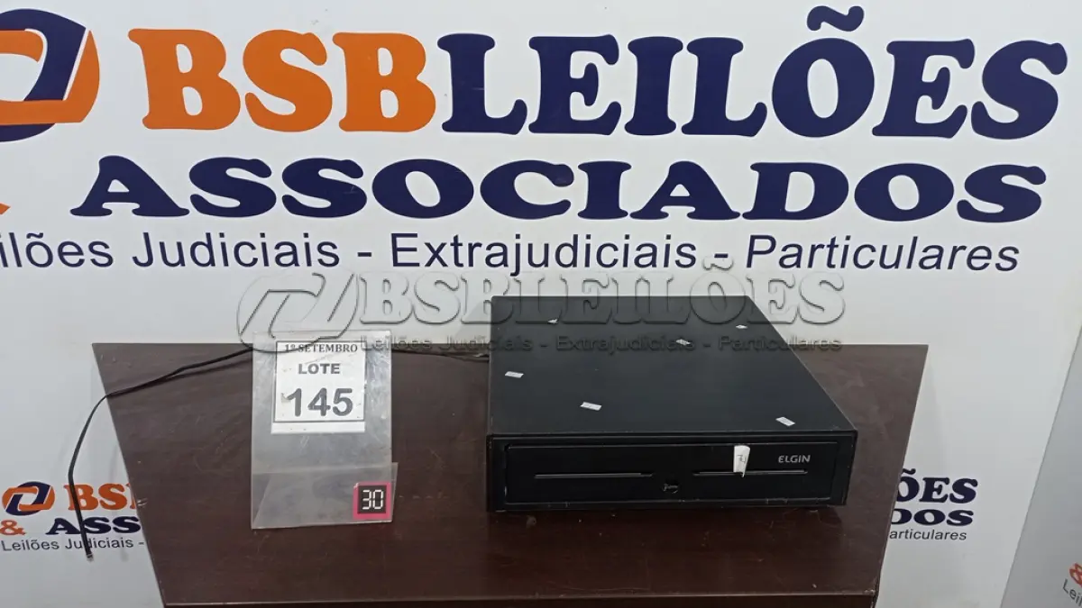 LOTE 145 - 01 GAVETA DE DINHEIRO. (NO ESTADO) ATENÇÃO! FAZER A VISITAÇÃO ANTES DE ARREMATAR, NÃO SABEMOS SE FUNCIONA, LEILÃO NÃO TEM GARANTIA E NEM DEVOLUÇÃO, SUJEITO A POSSÍVEIS AVARIAS VISÍVEIS/OCULTAS E/OU AUSÊNCIA DE COMPONENTES.