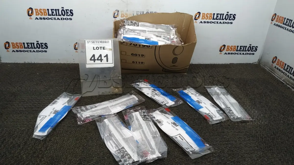 LOTE 441 - 01 LOTE COM APROXIMADAMENTE 50 MÁSCARAS AURA 9320+BR 3M. (NO ESTADO) ATENÇÃO! FAZER A VISITAÇÃO ANTES DE ARREMATAR, NÃO SABEMOS SE FUNCIONA, LEILÃO NÃO TEM GARANTIA E NEM DEVOLUÇÃO, SUJEITO A POSSÍVEIS AVARIAS VISÍVEIS/OCULTAS E/OU AUSÊNCIA DE COMPONENTES.