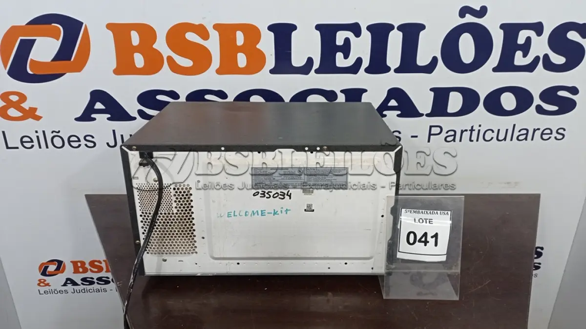 LOTE 041 - 01 MICROONDAS TURNTABLEA 110V V9427T. (NO ESTADO EM QUE SE ENCONTRA. SUJEITO A AVARIAS OCULTAS/VISÍVEIS.)