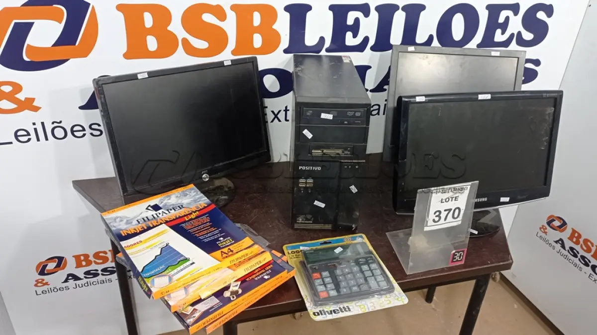 LOTE 370 - 03 MONITORES MARCAS E MODELOS DIVERSOS, 01 CPU MARCA POSITIVO, 05 CAIXAS DE FILME DE POLIESTIRENO E 01 CALCULADORA. (NO ESTADO) ATENÇÃO! FAZER A VISITAÇÃO ANTES DE ARREMATAR, NÃO SABEMOS SE FUNCIONA, LEILÃO NÃO TEM GARANTIA E NEM DEVOLUÇÃO, SUJEITO A POSSÍVEIS AVARIAS VISÍVEIS/OCULTAS E/OU AUSÊNCIA DE COMPONENTES.
