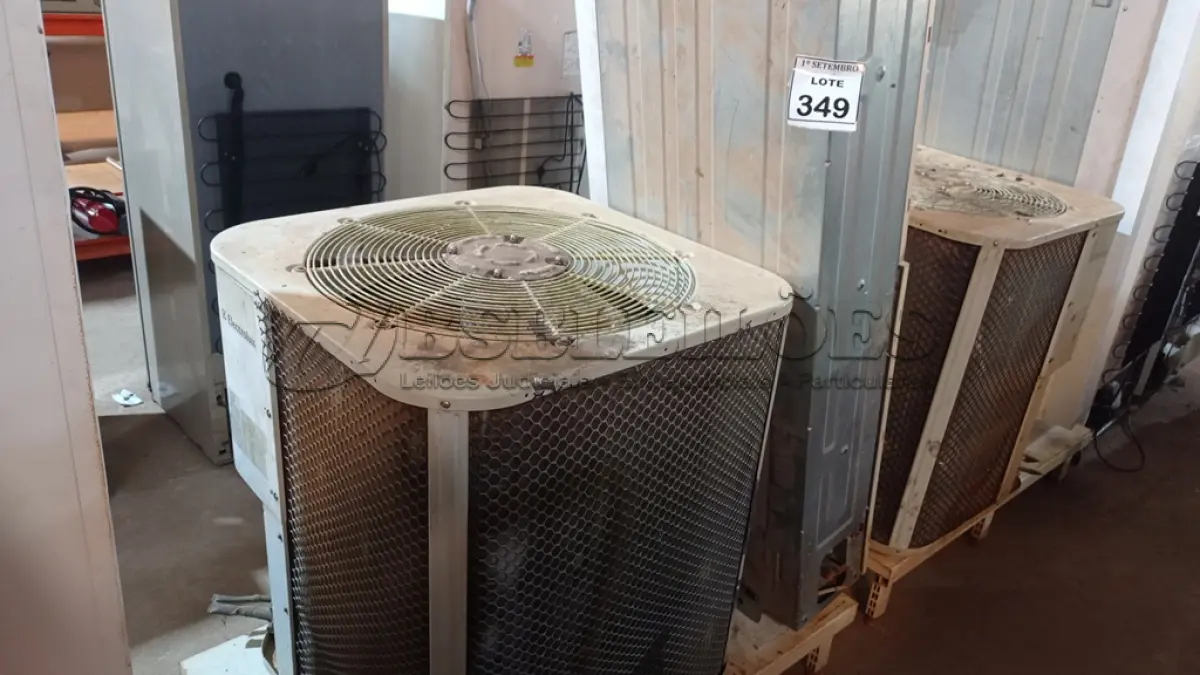 LOTE 349 - 01 AR CONDICIONADO 56000BTUS MARCA ELECTROLUX. (NO ESTADO) ATENÇÃO! FAZER A VISITAÇÃO ANTES DE ARREMATAR, NÃO SABEMOS SE FUNCIONA, LEILÃO NÃO TEM GARANTIA E NEM DEVOLUÇÃO, SUJEITO A POSSÍVEIS AVARIAS VISÍVEIS/OCULTAS E/OU AUSÊNCIA DE COMPONENTES.