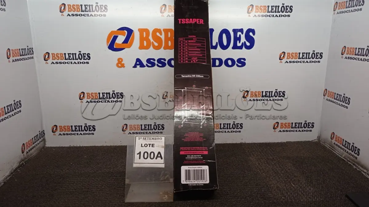 LOTE 100 - 01 ARARA DUPLA MONTÁVEL  AÇO INOX SUPORTA 30KL 4 PÉS COM RODINHAS  POSSUI TRAVAS  TAMANHO A1.60CM L 0,94CM. (NO ESTADO) ATENÇÃO! FAZER A VISITAÇÃO ANTES DE ARREMATAR, NÃO SABEMOS SE FUNCIONA, LEILÃO NÃO TEM GARANTIA E NEM DEVOLUÇÃO, SUJEITO A POSSÍVEIS AVARIAS VISÍVEIS/OCULTAS E/OU AUSÊNCIA DE COMPONENTES.