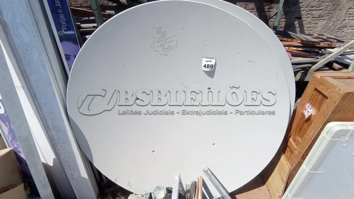 LOTE 489 - 03 ANTENAS PARABÓLICAS. (NO ESTADO) ATENÇÃO! FAZER A VISITAÇÃO ANTES DE ARREMATAR, NÃO SABEMOS SE FUNCIONA, LEILÃO NÃO TEM GARANTIA E NEM DEVOLUÇÃO, SUJEITO A POSSÍVEIS AVARIAS VISÍVEIS/OCULTAS E/OU AUSÊNCIA DE COMPONENTES.
