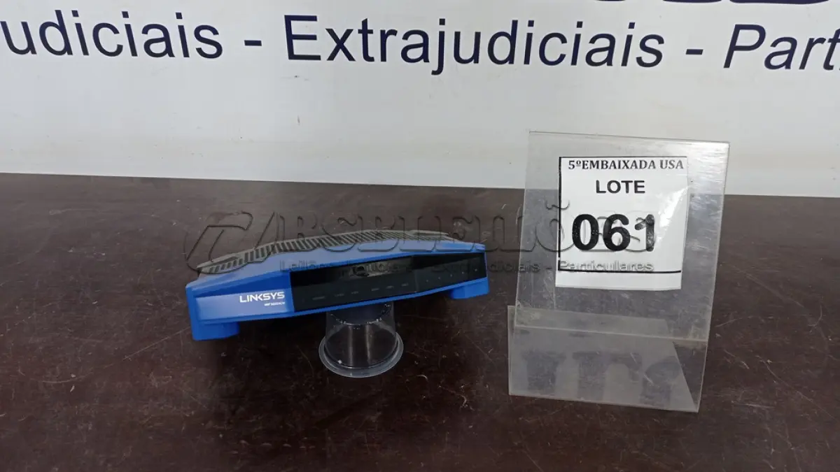 LOTE 061 - 01 ROTEADOR LINKSYS. (NO ESTADO EM QUE SE ENCONTRA. SUJEITO A AVARIAS OCULTAS/VISÍVEIS.)
