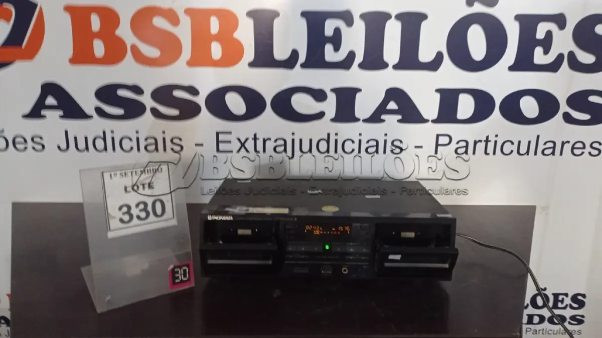 LOTE 330 - 01 TOCA FITAS CASSETE PIONEER MODELO CT-W606DR. (NO ESTADO) ATENÇÃO! FAZER A VISITAÇÃO ANTES DE ARREMATAR, NÃO SABEMOS SE FUNCIONA, LEILÃO NÃO TEM GARANTIA E NEM DEVOLUÇÃO, SUJEITO A POSSÍVEIS AVARIAS VISÍVEIS/OCULTAS E/OU AUSÊNCIA DE COMPONENTES.