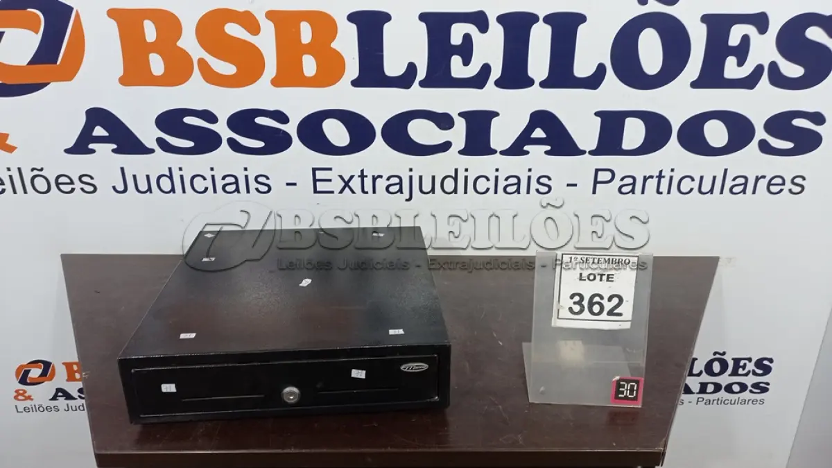 LOTE 362 - 01 GAVETA DE DINHEIRO. (NO ESTADO) ATENÇÃO! FAZER A VISITAÇÃO ANTES DE ARREMATAR, NÃO SABEMOS SE FUNCIONA, LEILÃO NÃO TEM GARANTIA E NEM DEVOLUÇÃO, SUJEITO A POSSÍVEIS AVARIAS VISÍVEIS/OCULTAS E/OU AUSÊNCIA DE COMPONENTES.