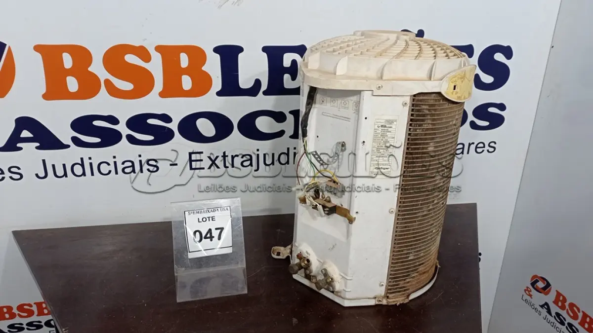 LOTE 047 - 01 CONDENSADORA SPRINGER 12.000BTUS. (NO ESTADO EM QUE SE ENCONTRA. SUJEITO A AVARIAS OCULTAS/VISÍVEIS.)