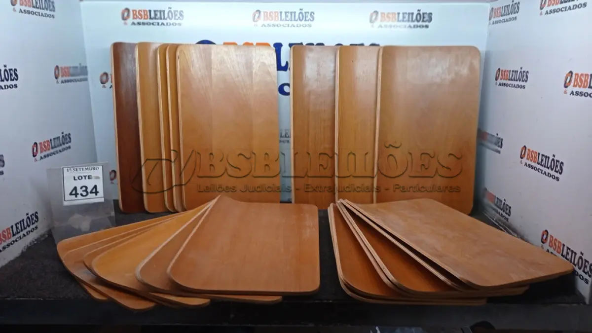LOTE 434 - 20 PLACAS DE MADEIRA. (NO ESTADO) ATENÇÃO! FAZER A VISITAÇÃO ANTES DE ARREMATAR, NÃO SABEMOS SE FUNCIONA, LEILÃO NÃO TEM GARANTIA E NEM DEVOLUÇÃO, SUJEITO A POSSÍVEIS AVARIAS VISÍVEIS/OCULTAS E/OU AUSÊNCIA DE COMPONENTES.