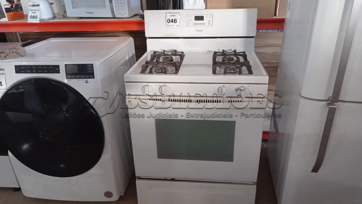 LOTE 046 - 01 FOGÃO 04 BOCAS WHIRLPOOL 110V BF8703L. (NO ESTADO EM QUE SE ENCONTRA. SUJEITO A AVARIAS OCULTAS/VISÍVEIS.)