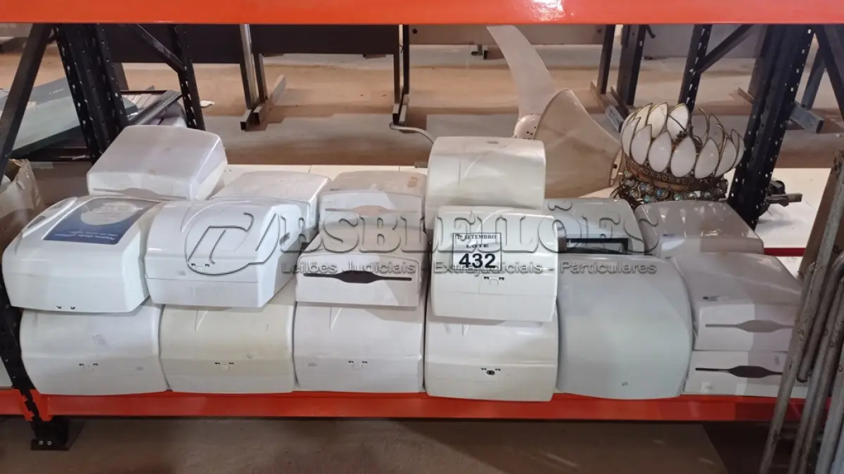 LOTE 432 - 01 LOTE COM GRANDE QUANTIDADE DE DISPENSADORES DE PAPEL. (NO ESTADO) ATENÇÃO! FAZER A VISITAÇÃO ANTES DE ARREMATAR, NÃO SABEMOS SE FUNCIONA, LEILÃO NÃO TEM GARANTIA E NEM DEVOLUÇÃO, SUJEITO A POSSÍVEIS AVARIAS VISÍVEIS/OCULTAS E/OU AUSÊNCIA DE COMPONENTES.
