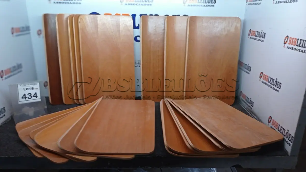 LOTE 434 - 20 PLACAS DE MADEIRA. (NO ESTADO) ATENÇÃO! FAZER A VISITAÇÃO ANTES DE ARREMATAR, NÃO SABEMOS SE FUNCIONA, LEILÃO NÃO TEM GARANTIA E NEM DEVOLUÇÃO, SUJEITO A POSSÍVEIS AVARIAS VISÍVEIS/OCULTAS E/OU AUSÊNCIA DE COMPONENTES.