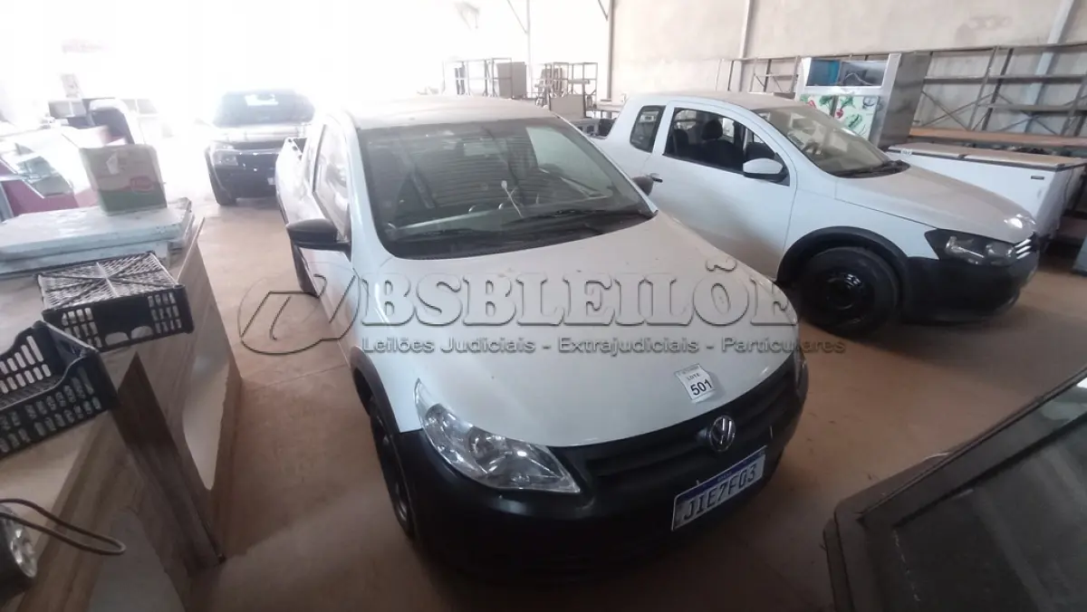 LOTE 501 - 01 VW SAVEIRO 1.6 CE FLEX, PLACA JIE7F03 ,COR BRANCA ANO 2010. (NO ESTADO) ATENÇÃO! FAZER A VISITAÇÃO ANTES DE ARREMATAR, NÃO SABEMOS SE FUNCIONA, LEILÃO NÃO TEM GARANTIA E NEM DEVOLUÇÃO, SUJEITO A POSSÍVEIS AVARIAS VISÍVEIS/OCULTAS E/OU AUSÊNCIA DE COMPONENTES.