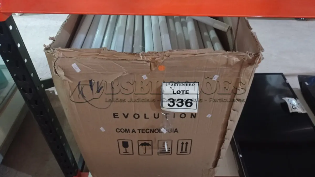 LOTE 336 - 01 LOTE COM GRANDE QUANTIDADE DE LÂMPADAS LED. (NO ESTADO) ATENÇÃO! FAZER A VISITAÇÃO ANTES DE ARREMATAR, NÃO SABEMOS SE FUNCIONA, LEILÃO NÃO TEM GARANTIA E NEM DEVOLUÇÃO, SUJEITO A POSSÍVEIS AVARIAS VISÍVEIS/OCULTAS E/OU AUSÊNCIA DE COMPONENTES.